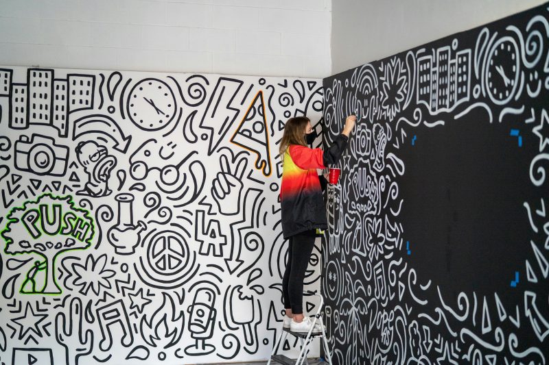 5 Reasons To Buy Art Directly From Independent Artists